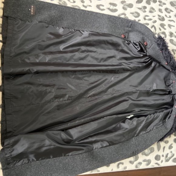 Long sweater coat with removable faux collar - Picture 2 of 3